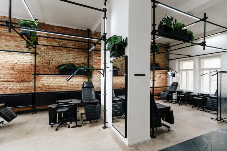 R. TATTOO X BARBER Salzburg: Studio in der Wolf-Dietrich-Straße