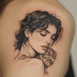 ein mikrorealistisches Tattoo von einem Gesicht
