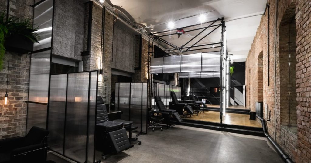 Tattoostudio Wien: R. TATTOO X BARBER